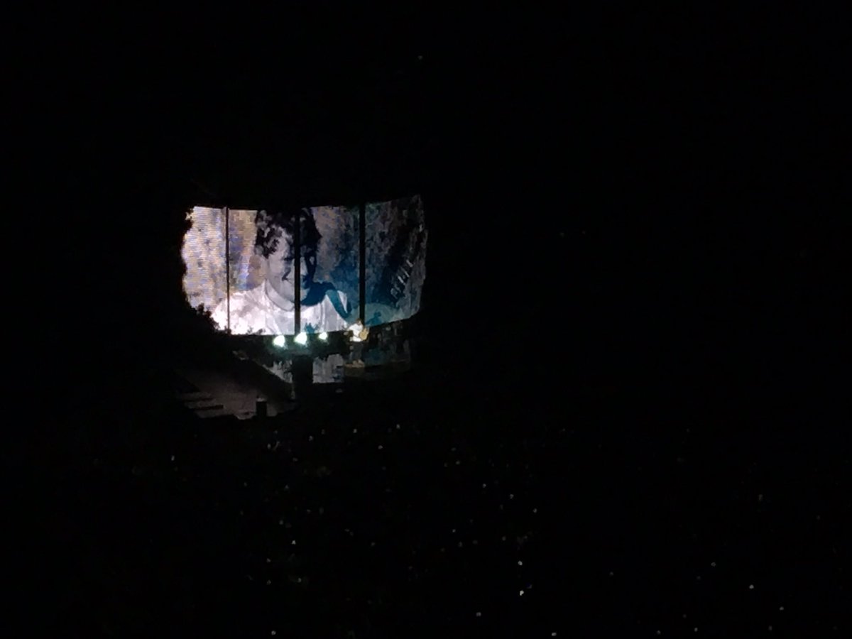 howallana's tweet photo. @edsheeran you beautiful man you did it again! What a friggin incredible show! Loved every minute, no voice left now! 🎶 #edsheeran @TheO2 https://t.co/uRQxia6NXv