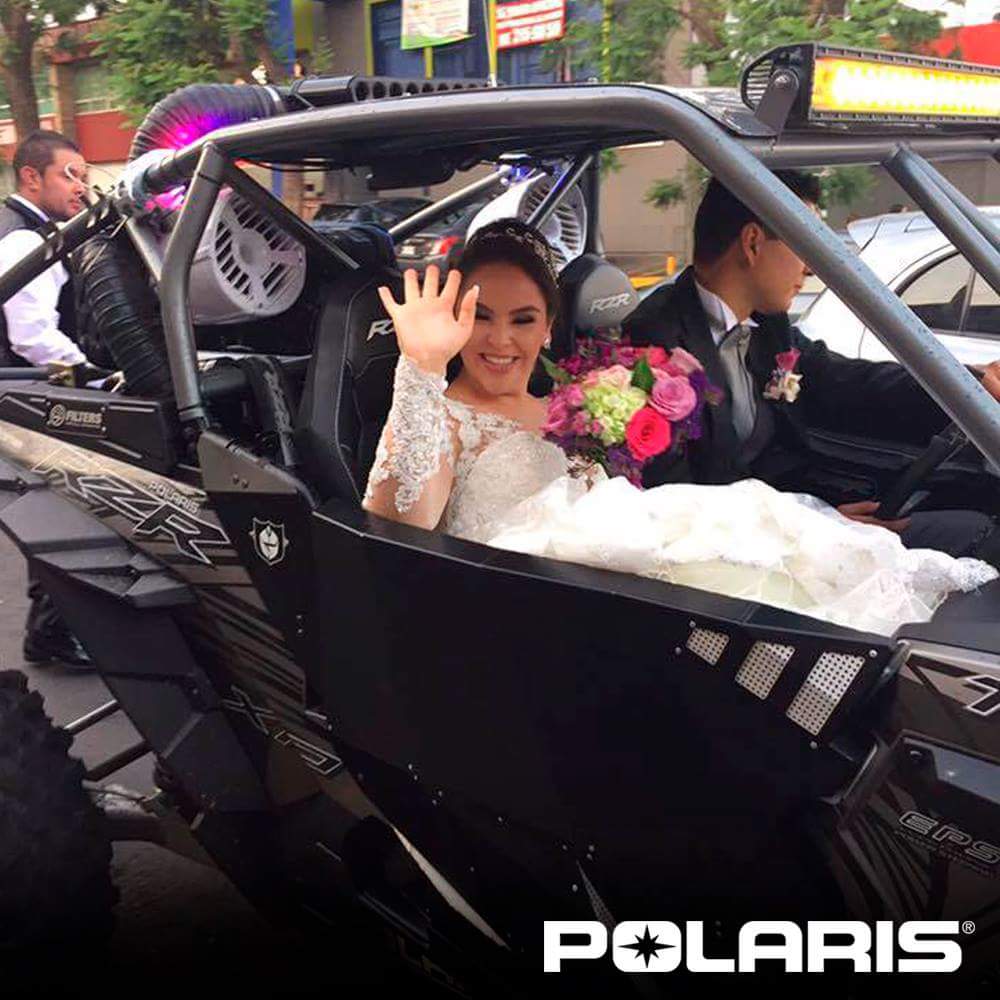 polaris_py's tweet image. Una boda de adrenalina pura, ¿te animarías?👰
#PolarisRZR #AventuraPolaris #AventuraRZR