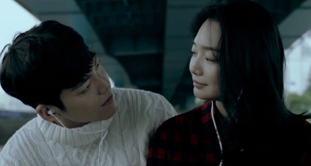 soompi's tweet image. Shin Min Ah Seen Accompanying Kim Woo Bin To The Hospital For His Cancer Treatments soompi.com/2017/06/22/shi…