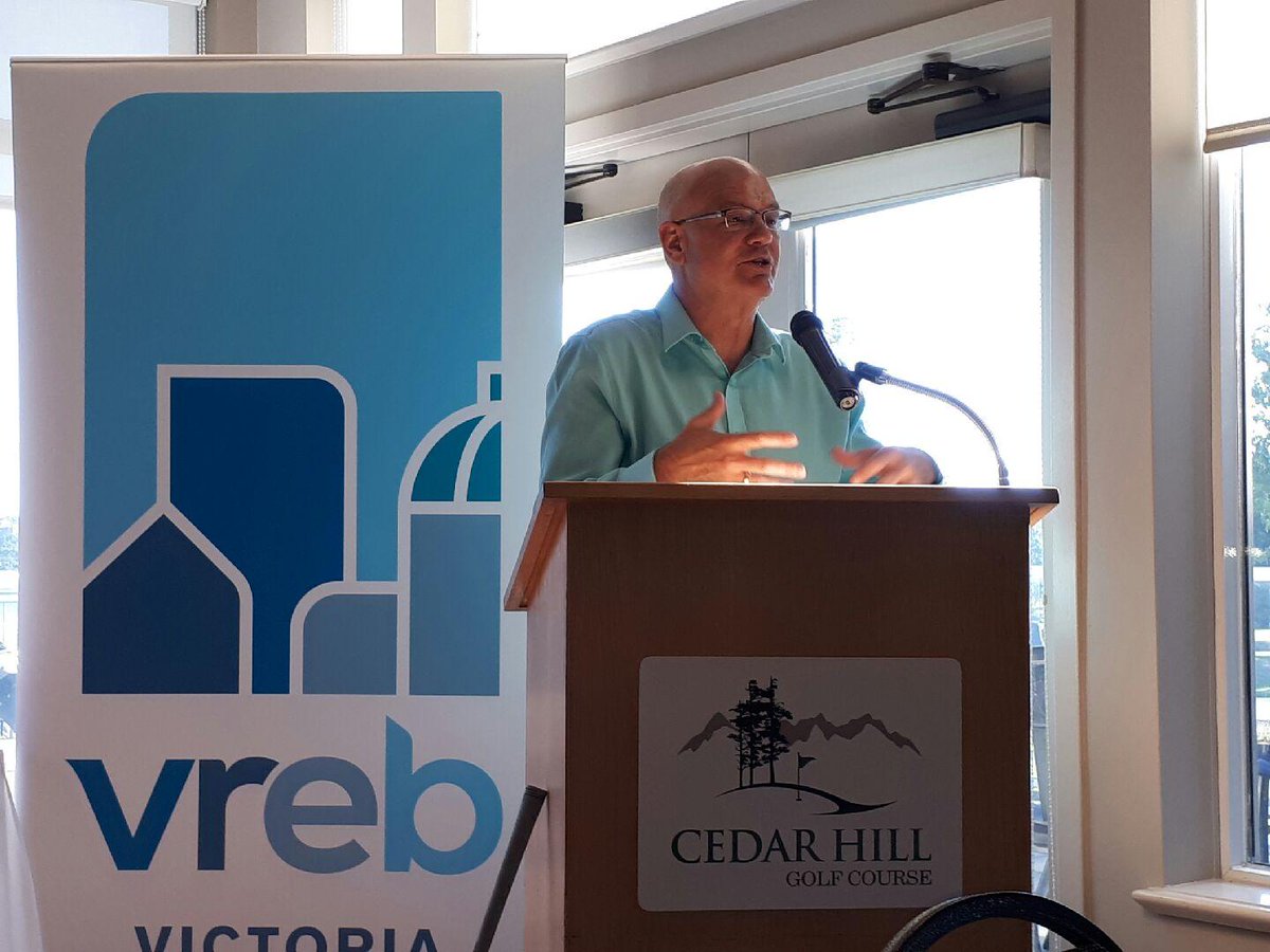 PacificaHousing's tweet image. PH Executive Director, @DeanFortin gives addresses the members of @VREB in appreciation of their on-going partnership &amp;amp; support.
#thankful
