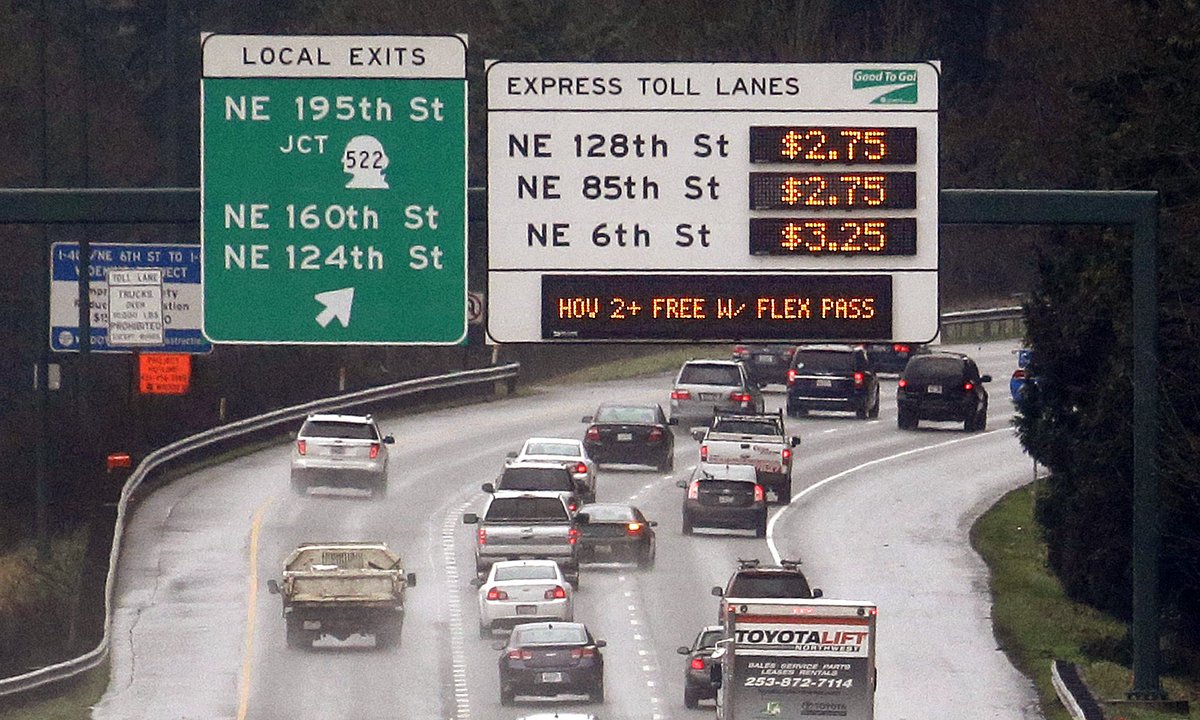 OPB's tweet image. Should Oregon make like its northern and southern neighbors and implement toll roads? bit.ly/2sHnhe9