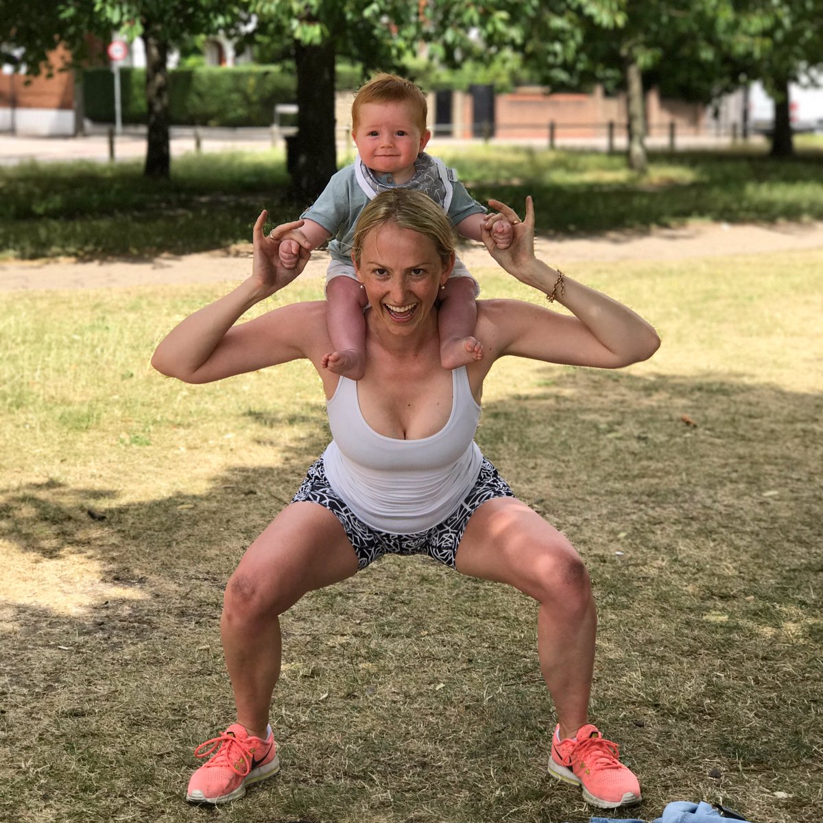 LimitlessLDN's tweet image. Next-level overhead squat 👶🏼 #babySpicer