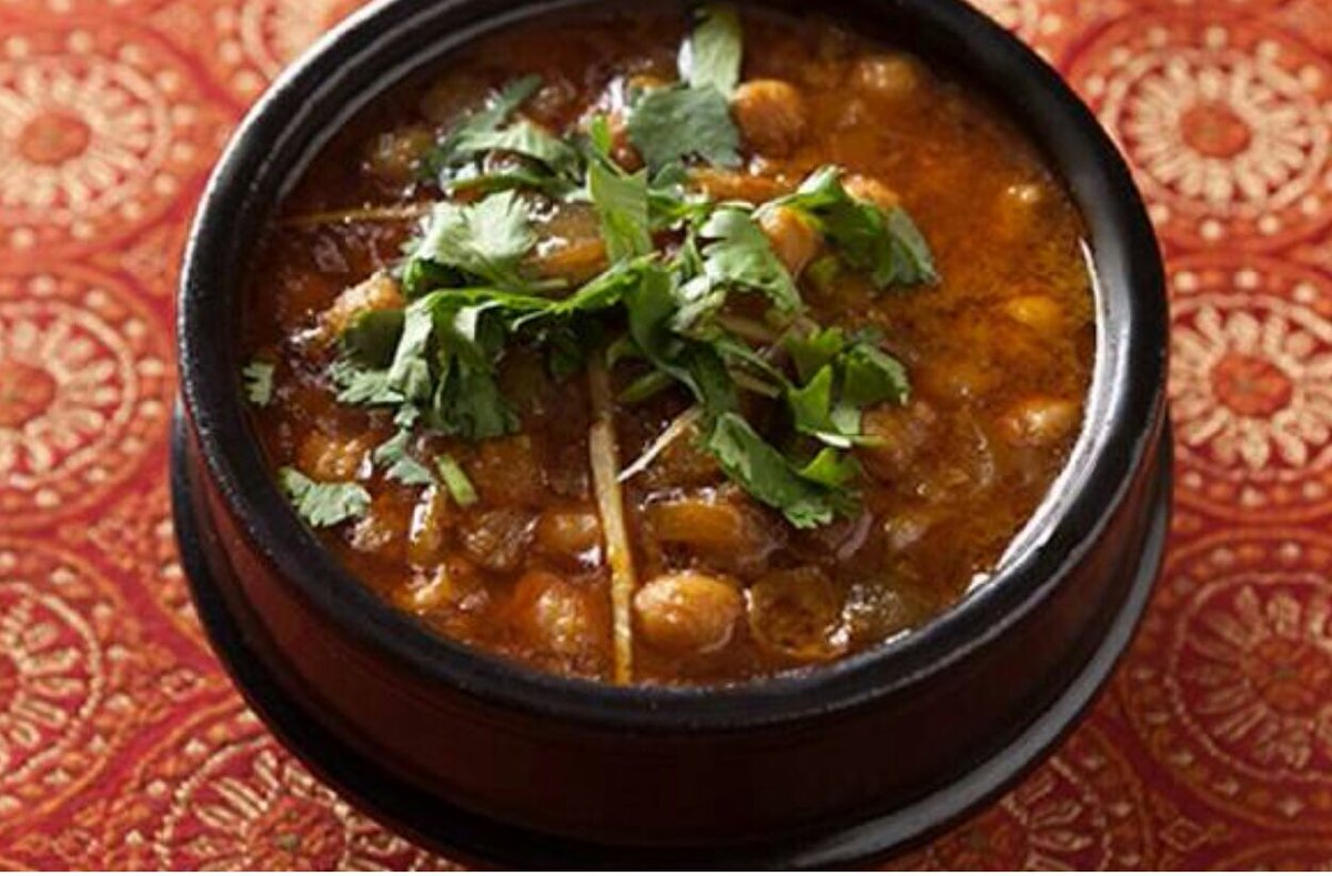 OriginIndiaLV's tweet photo. In honor of #nationalflavorweek try our #PunjabiChanaMasala! #garbanzobeans #tomatoes #onions #spicysauce #indiancuisine #originindia #vegas https://t.co/Ug3uPqwZ4H