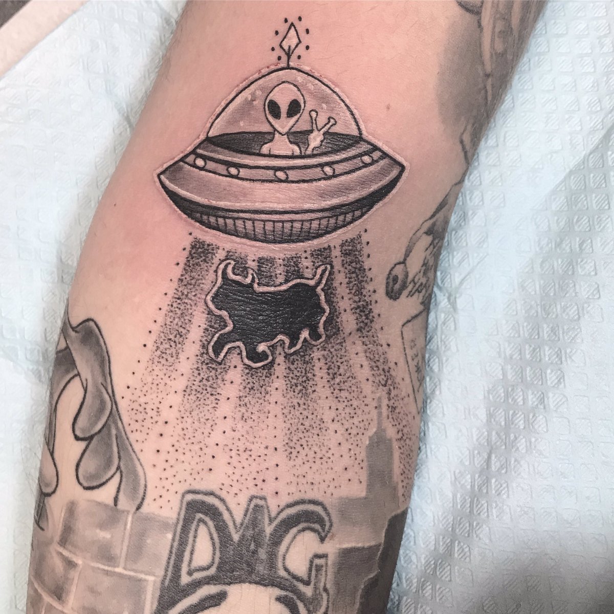 👽✌🏻