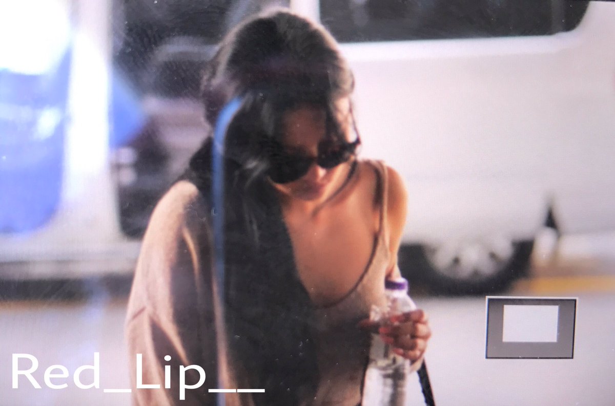 170623 뮤직뱅크 출근길 마마무 화사 #마마무 #화사 #사랑해

여왕님.. 자동차 지나간다고 조심하라고 말해주고 1위 축하한다고 말하니까 고맙다고 말하주는 너는 쏘스윗걸쓰...❤️