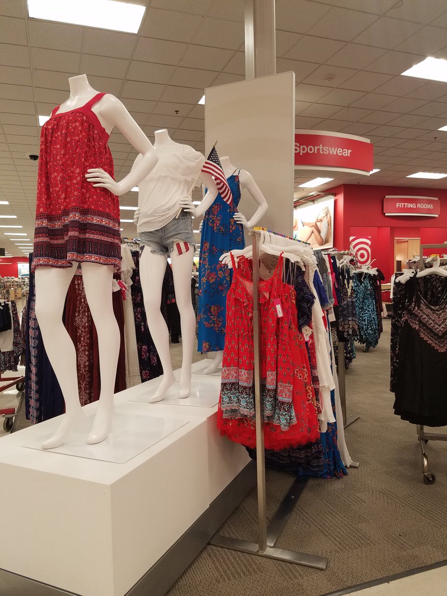 GabrielaRios23's tweet photo. #1168 is Rocking red white & blue 🇺🇸
#drivesales
#vmldiaries @KylieatTarget @ZackPapes89 @andrenina_ @ncraynon @Tim_Heit https://t.co/b4iwEFf6If