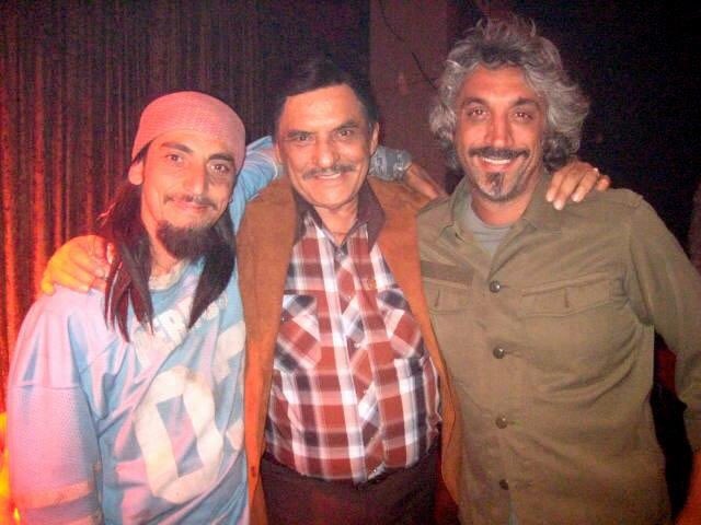 CarlossValencia's tweet photo. Un poco detrás de cámara de @La4aCompania  y  @CarlossValencia conociendo un poco más en su camino al #Ariel2017 https://t.co/wia9JPkOdL