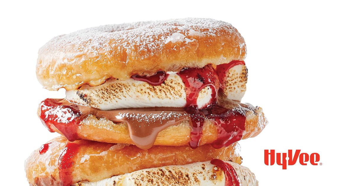 HyVee's tweet photo. You'll never go back to boring graham crackers again. 😮 https://t.co/TPc8kgNoFk https://t.co/S11UIXC1DQ