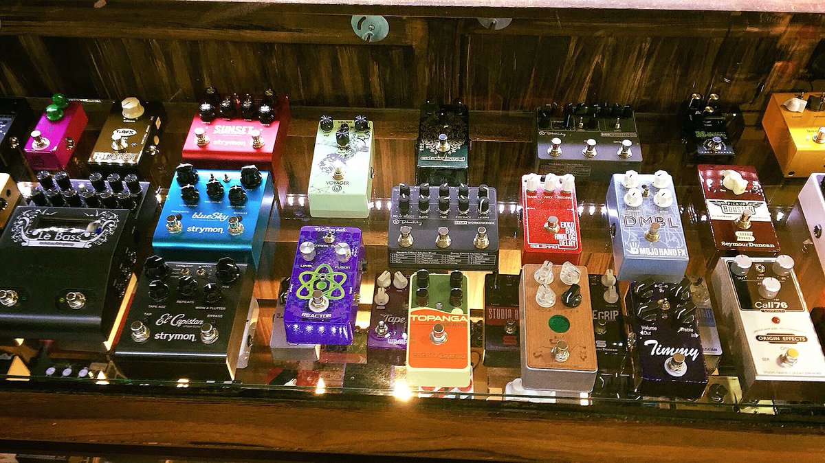 Love this pedal shelf from our friends at Brown War Store😍