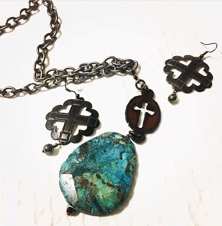 Staceysctbling's tweet photo. These cross earrings are flying out the door. Line will be retired soon. Check out the on trend #turquoise #thursdaymotivation #bibleverse https://t.co/FCvboNicf4