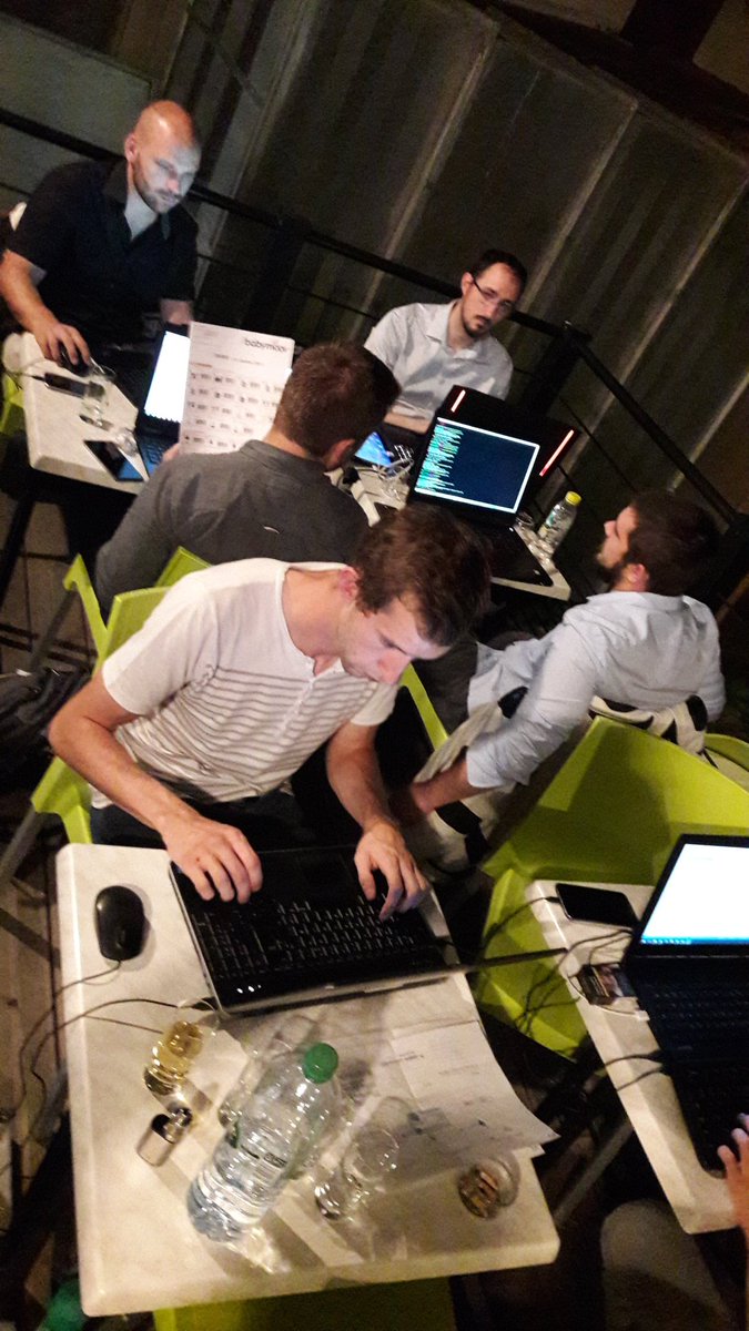 _elijun's tweet photo. #HackathonCGI2017 jusqu'au bout de la nuit https://t.co/QQjyALC3zP