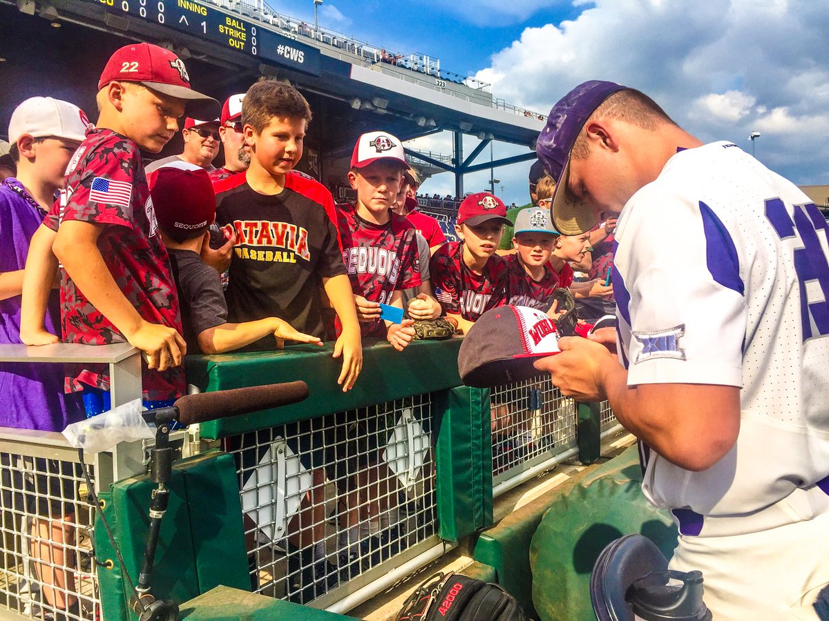 NCAA Baseball tweet media