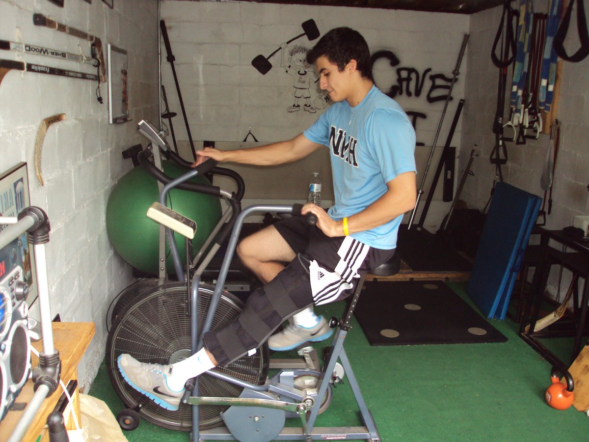 mwstrength's tweet photo. Throwback Thursday: Gouve's rehabbing a few years ago https://t.co/6pJf37uRPb
