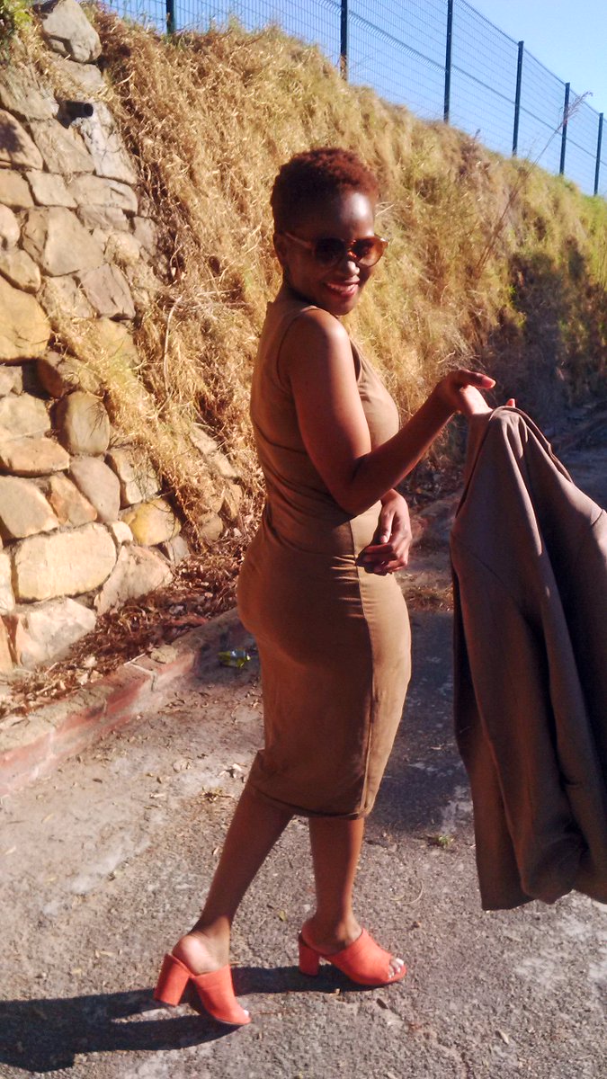 AdoringTankiEm's tweet photo. Digital media entrepreneur, Tanki Em in Cape Town for @StreetMagMedia birthday month celebrations #Blogger #OOTD https://t.co/BqXg1i73sC