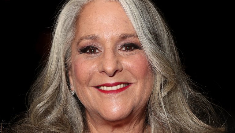 THR's tweet photo. 'Awards Chatter' Podcast: Marta Kauffman (#GraceAndFrankie) https://t.co/Xu6DPZ9Kju https://t.co/DI8m0ZVEhA