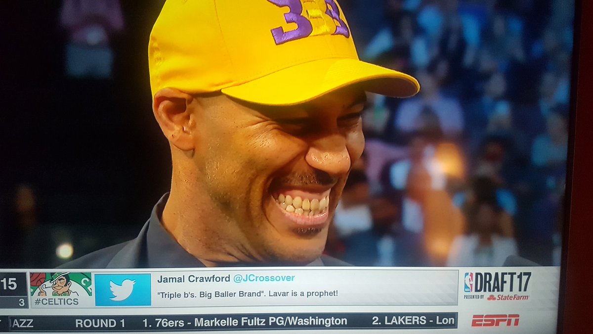 NBAdraft2017 #NBADraft Lavar Ball really likes the Lakers. Even his teeth  yellow.