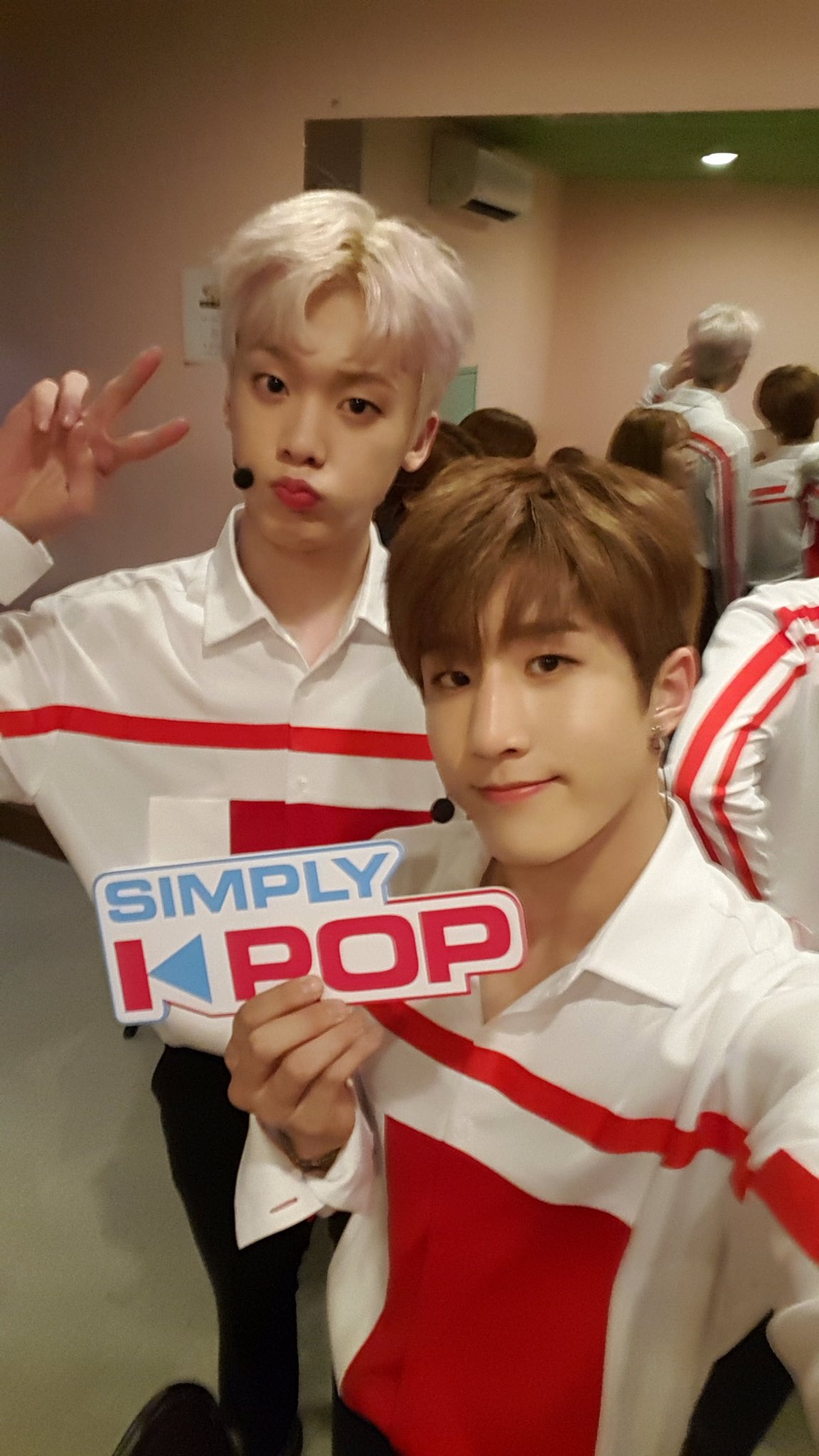 DC9srf9UAAA61wJ.jpg:orig