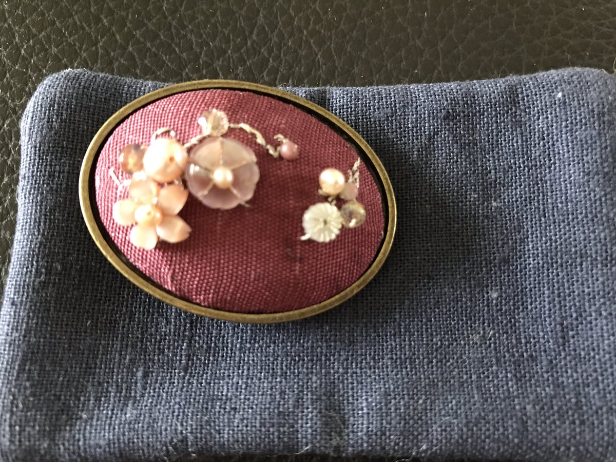 보자기( 침선으로만든 브로치