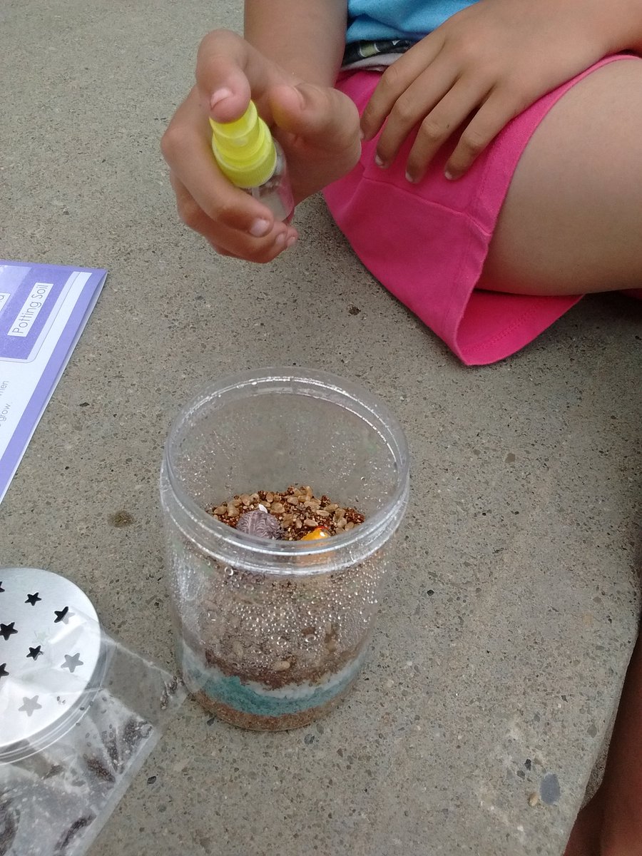 jrzygrrl76's tweet photo. First activity of the summer: Build a terrarium. #HowIMom #HowWeSummer https://t.co/rRmGwVp4F2