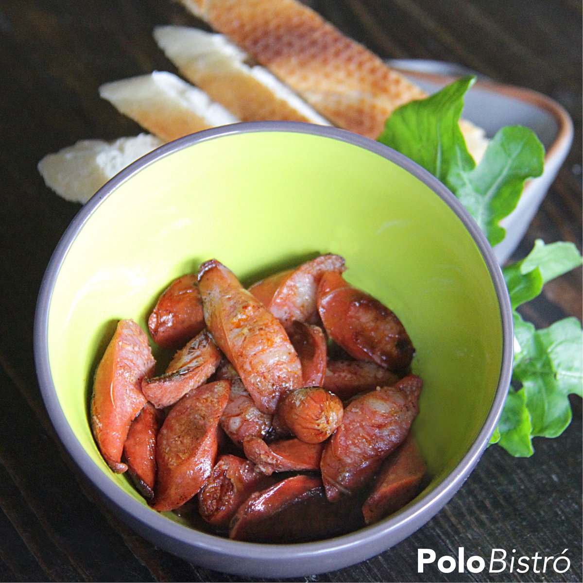 Ración de chistorras con pan hecho en casa 🍞
¡Riquísimo! 😁
¡Provocativo! 😍