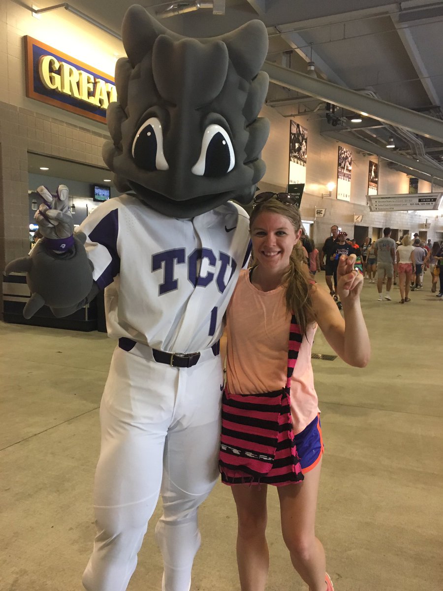 aciurej's tweet photo. Back again for some R&amp;R at the @NCAACWS! #CWS #GreatestShowOnDirt https://t.co/aYAUxTvrbl