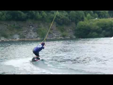#wakeboard How to take a Corner wakeboarding at Ballyhass Wakepark - wakeboardinghq.net/how-to-take-a-… #RT #Retweet