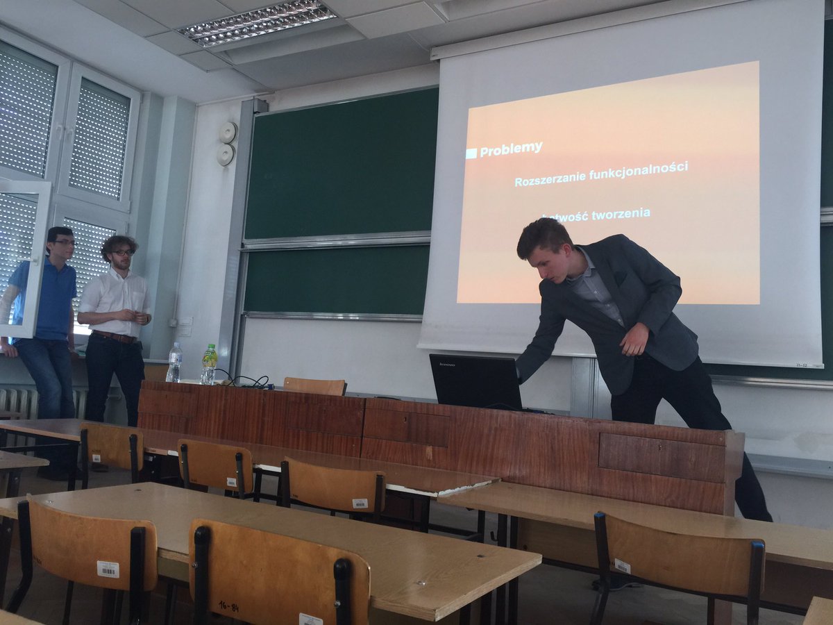 MichalMozdzonek's tweet image. Framework oparty o wzorzec mikrousług na przykładzie portalu dla ZUS #MIMUW #ZPP