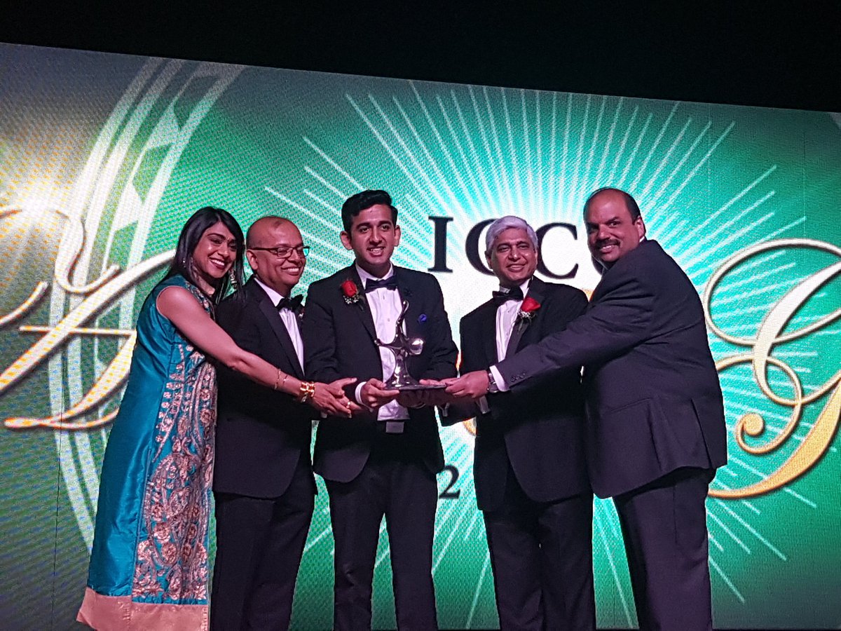 IndoCanadaCC's tweet photo. Award for #YoungLions Achiever - Sameer Sharma #ICCC40 #Canada150 #Thankyou @Silverhotels https://t.co/k7RaAbdLOP