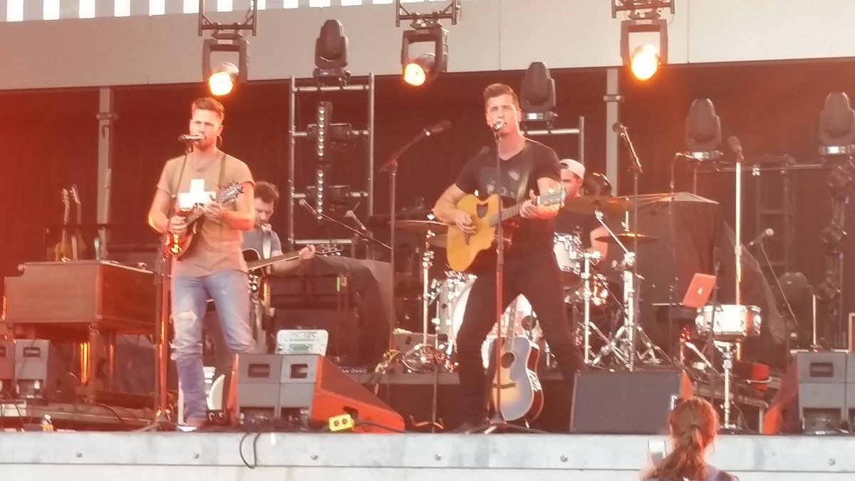 owldog_Sports's tweet photo. @HIGHVALLEY take the stage @Ascend_amp fantastic as always!! Beautiful evening under the stars... https://t.co/MK9sSmRTmY