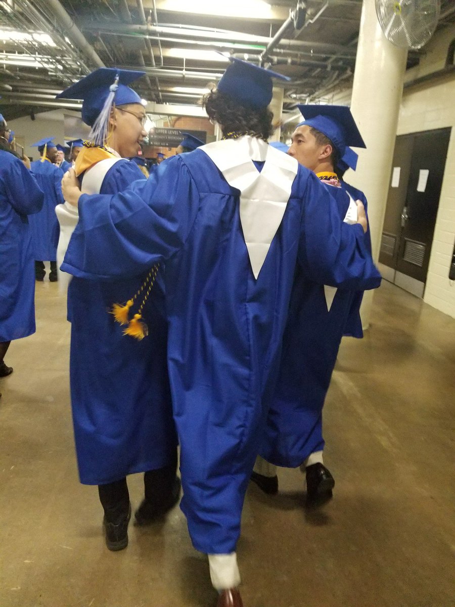 CharMeckSchools's tweet photo. Way to go, #CMSco17 graduates from @EastMeckHS and @HopewellTitans.
Go out and shine!
See even more grad pics here: https://t.co/pHrZKMKFY6. https://t.co/GsaBwcNWju
