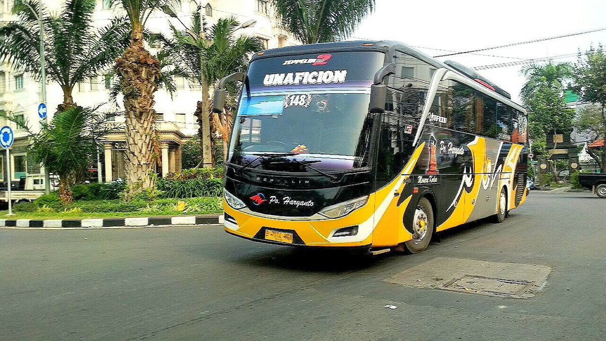___Wahyu's tweet photo. Po. Haryanto bis ber ikon Menara Kudus , dan bersholawat .
#haryantomania #po.haryanto #sukafotobis https://t.co/MG8Y2ACh6x