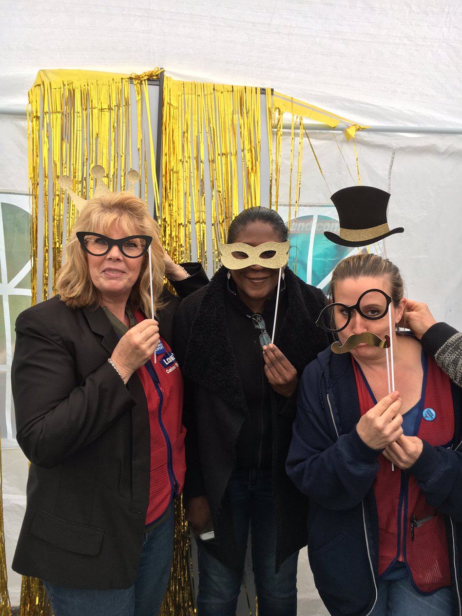 sunmasque's tweet photo. Celebrating Lowe's Gold! 1189 https://t.co/RWfUXtLzyE