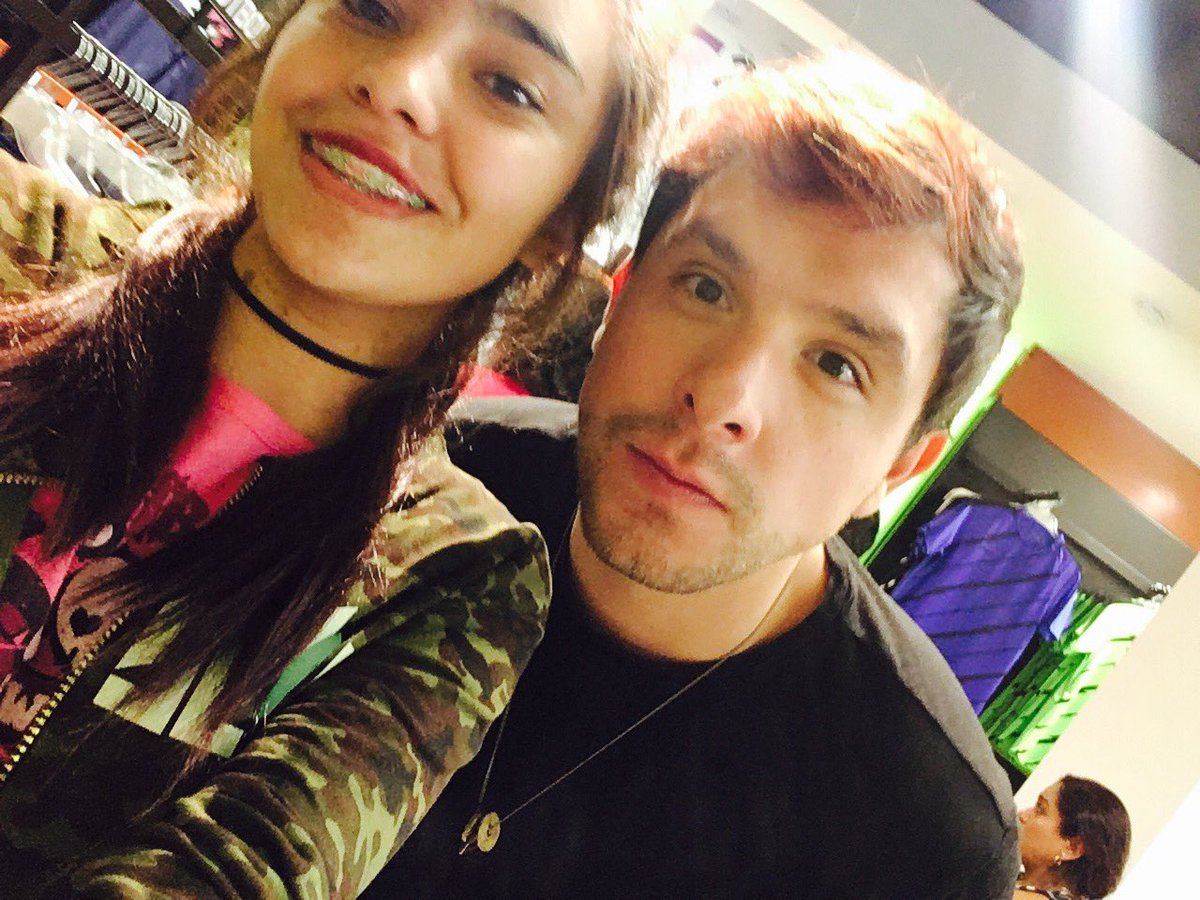 lalopalacioshaq's tweet photo. Mi amiga @_bautista96 no llevaba su cel! Gusto en coincidir 😘 ! https://t.co/FLVP7aRZIr