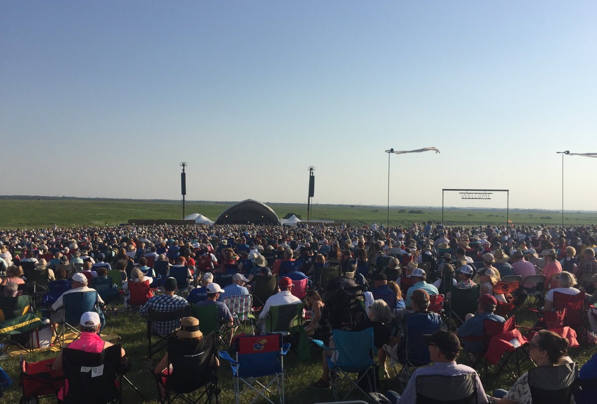 kcsymphony's tweet photo. The weather outside is beautiful! @SITFHs #music #kansasprairie We are thrilled to be here today. https://t.co/nefFNAFz8T