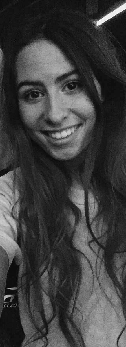 theecimorelli's tweet photo. How you see your selfie just after you take it vs how you see it after staring at it for like 5 mins haha @LaurenCimorelli https://t.co/grXyMZ7vae