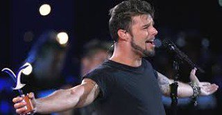 DesquiciadasRM's tweet photo. #TBT #RickyMartin #Chile #DesquiciadasRM #fandomRM #ComunidadRM #AmigosRM #Sexysouls @Ricky_Martin #Argentina https://t.co/vIjojOVvaU https://t.co/GZlRyqppMU