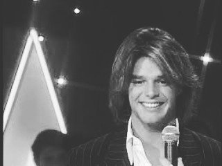 DesquiciadasRM's tweet photo. #Boricua #King #RickyMartin #Retro #DesquiciadasRM #ComunidadRM #fandomRM #AmigosRM @ricky_Martin ❤😍 https://t.co/DOsSmtsNBy https://t.co/Aa3Pv6ISfx
