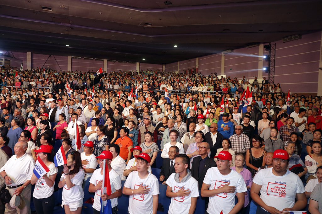 #ЭвтэйМонголыг дэмжиж хүрэлцэн ирсэн #Баянголчууд
Би санаачилсан хуулиа батлуулах, мөрийн хөтөлбөрөө 100 хувь биелүүлэх бүрэн боломж байна.