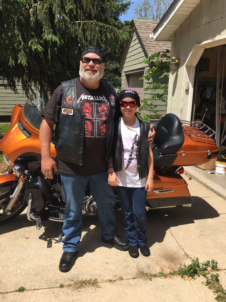 morkrazy's tweet photo. #MetInIowa Jocie and I at our second Metallica show this week! https://t.co/rR2Wt1u7kB