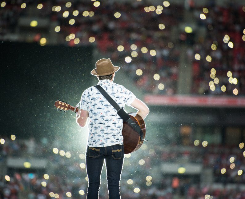NiallOfficialPH's tweet photo. Niall on stage #CapitalSTB 
—June 10, 2017 https://t.co/8xfp7Kz6Bj
