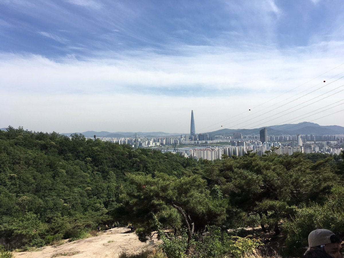 Beautiful skies in Seoul are waiting for #wsrm2017