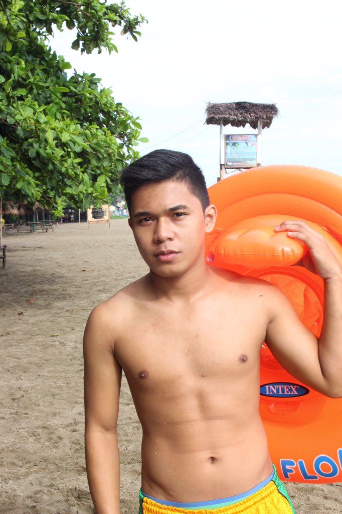 koyaJames13's tweet photo. #Beach #Burias https://t.co/TF68GcItqt