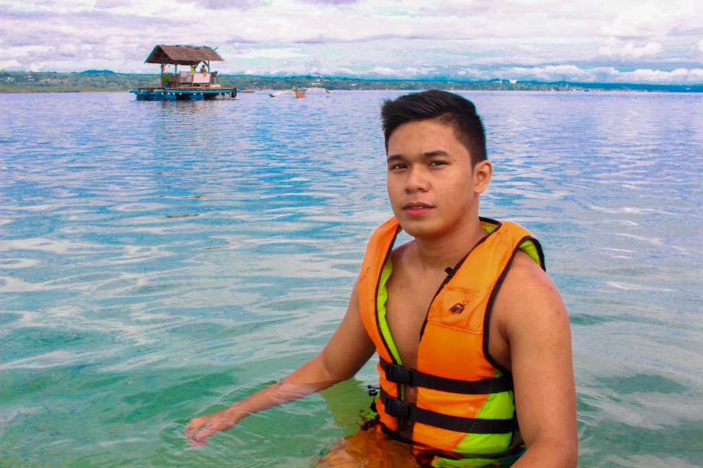 koyaJames13's tweet photo. #Beach #Burias https://t.co/TF68GcItqt