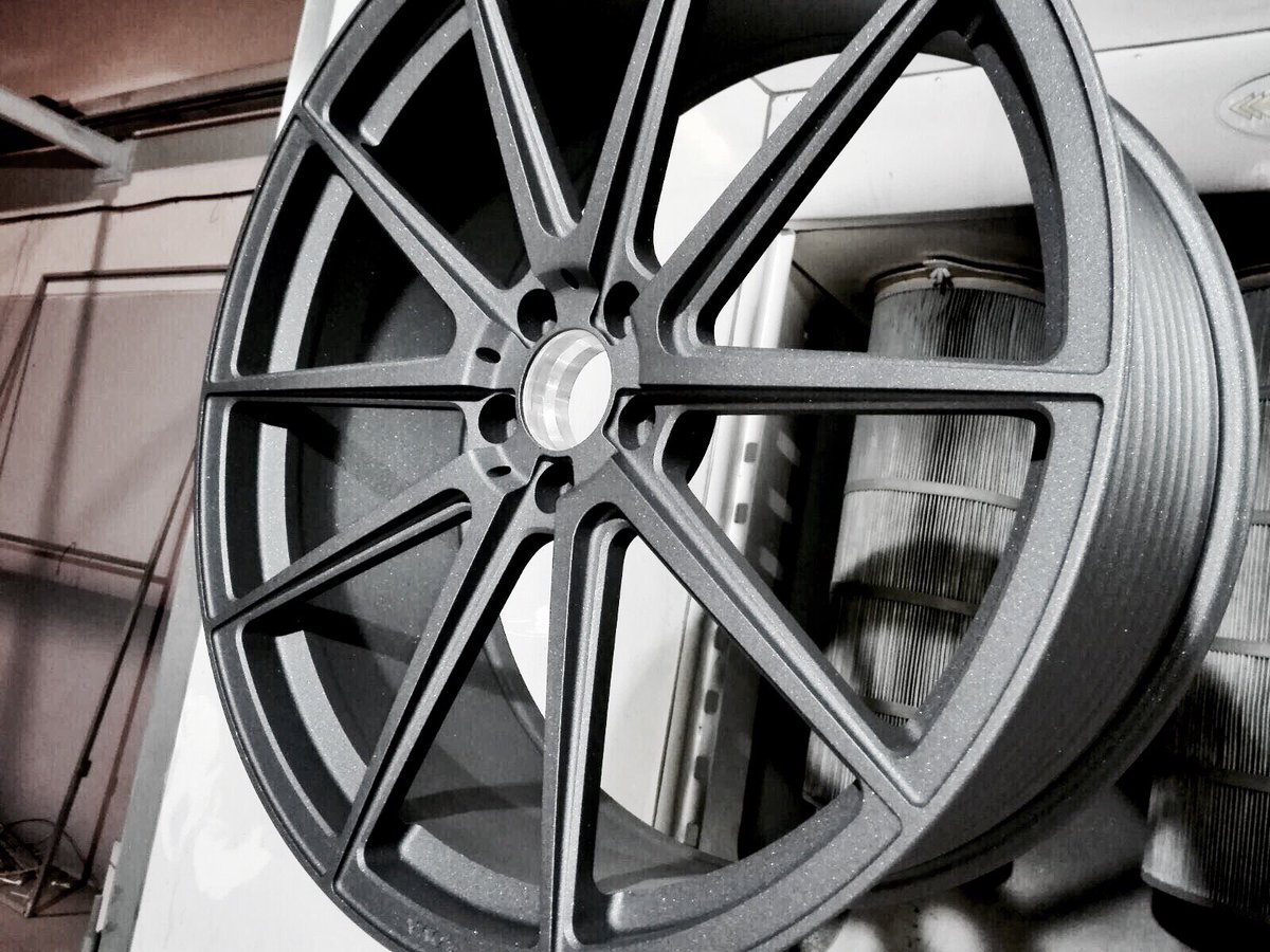 loma_wheels's tweet photo. #pulverbeschichtung #konkavefelgen #loma #lomafelgen #schmiederäder #concavewheels #konkav #concavity #flowformed #wheels #felgen https://t.co/naOxKTpOKD