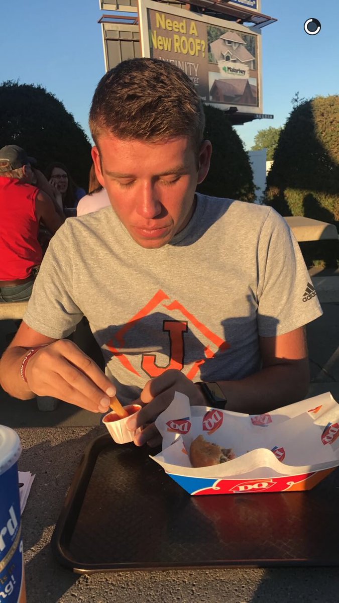 WhyEmilyCries's tweet image. Because she and @Hunter15B got fried