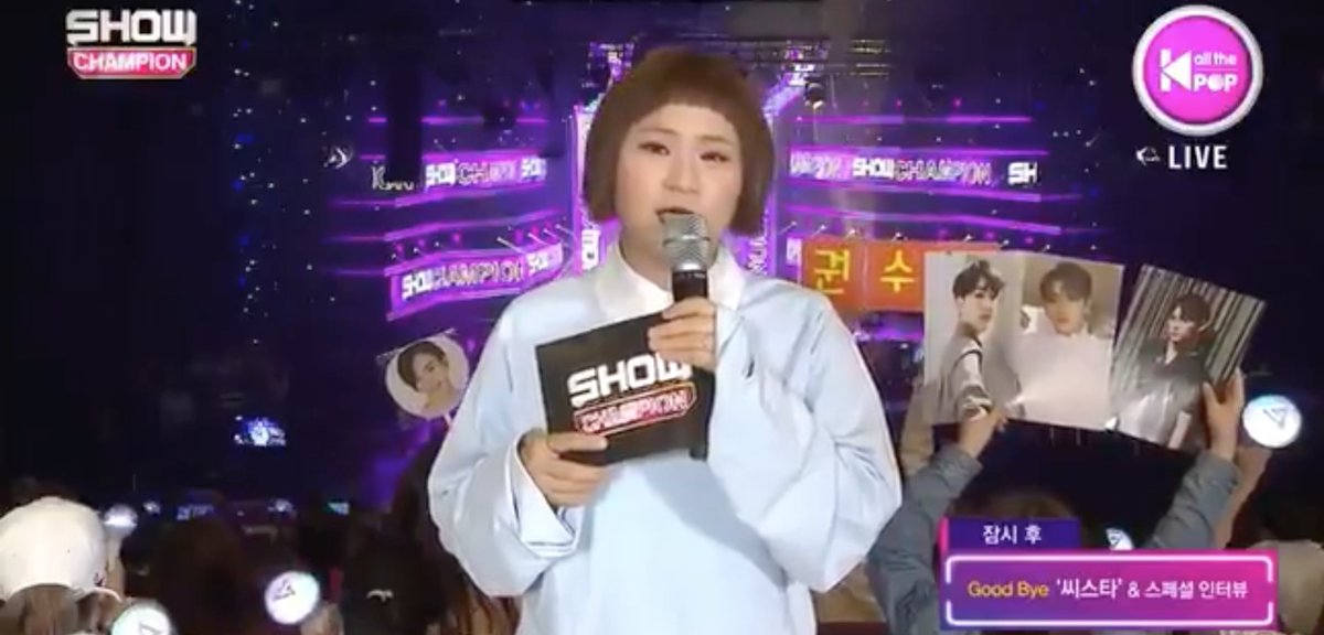 Koreaboo's tweet photo. Here’s What SEVENTEEN Fans Do When They Know The MCs Aren’t Looking
➜ Read more: https://t.co/mnjwRxBRwy https://t.co/sc0eeNQuIZ