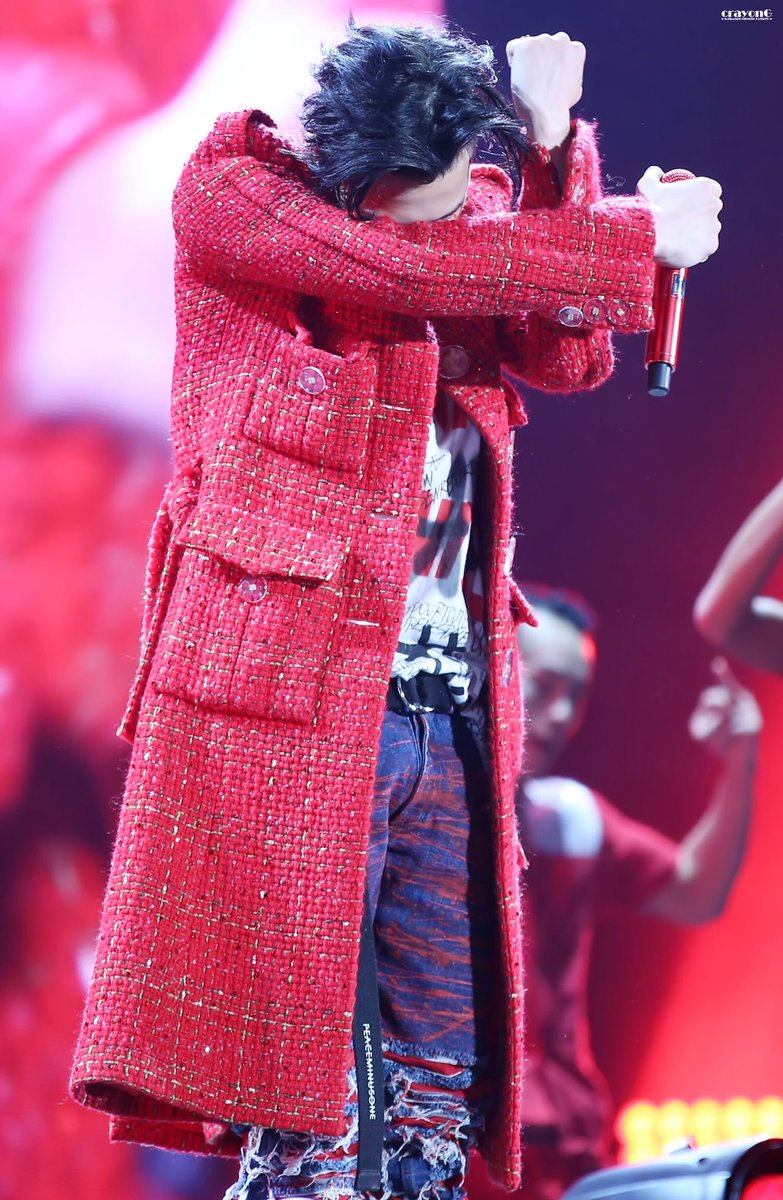 crayonG_cn's tweet photo. #GDRAGON 2017.06.10 ACT III M.O.T.T.E in Seoul ❤️멋있어😍👄#crayonG @IBGDRGN https://t.co/C5yjtx8pd4
