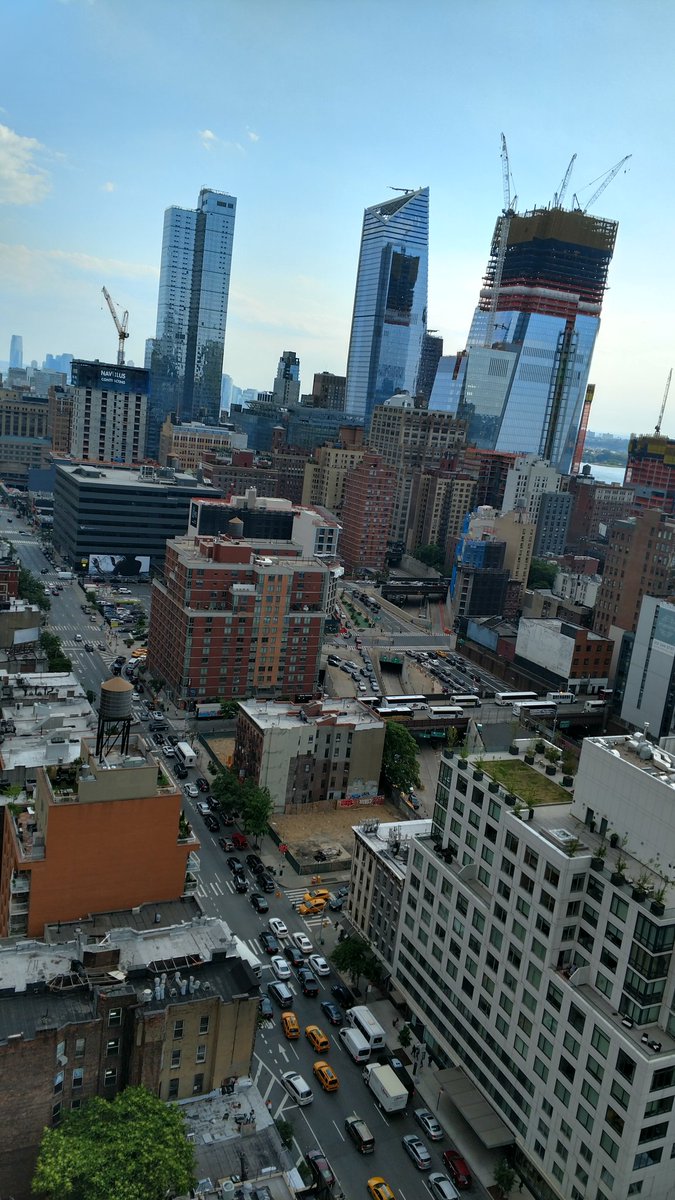 beautygazette's tweet photo. Weekend view NYC from @NYCDoubleTree #500doubletree. #staycations https://t.co/Mo5FzD16Vf
