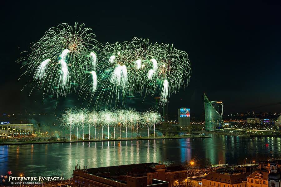 pyro_oficial's tweet image. Riga, Letvia Fireworks competition #PyroMX