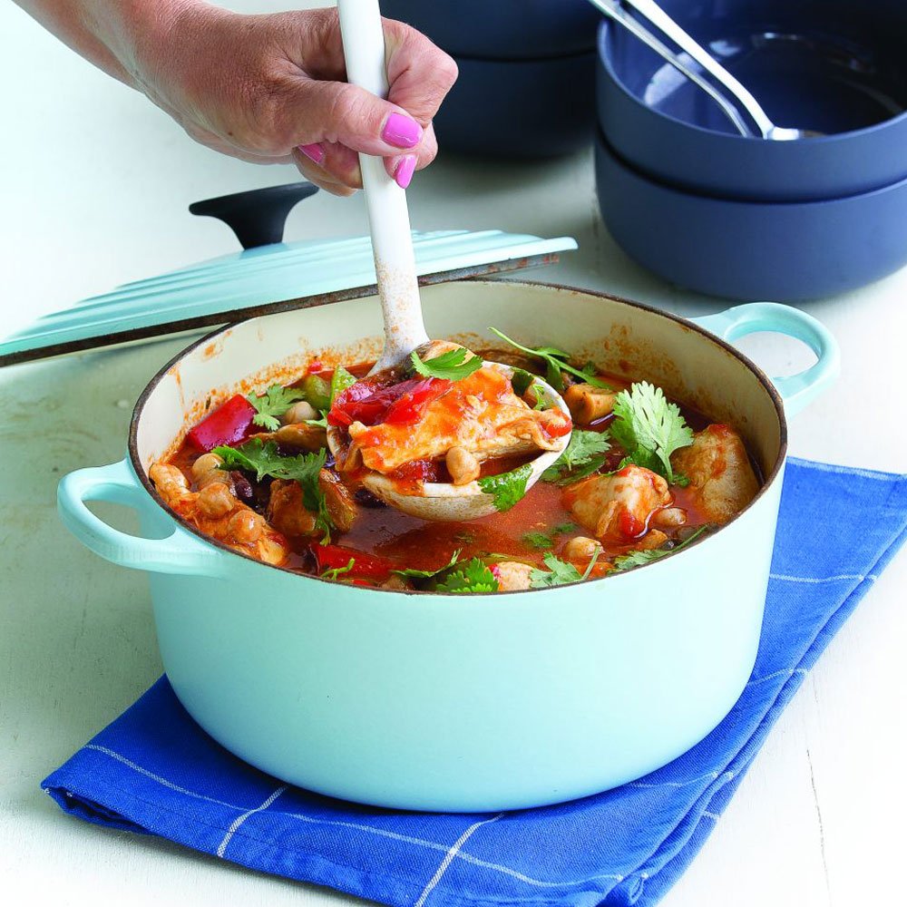 This Mexican chicken pot is low on salt, packed with flavour and great way to keep your family warm ow.ly/MiJq30c30pu